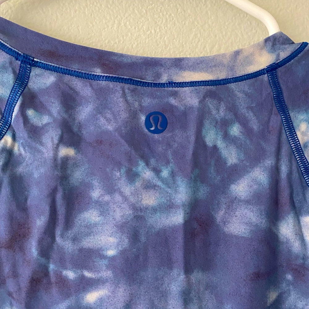 Lululemon rash guard